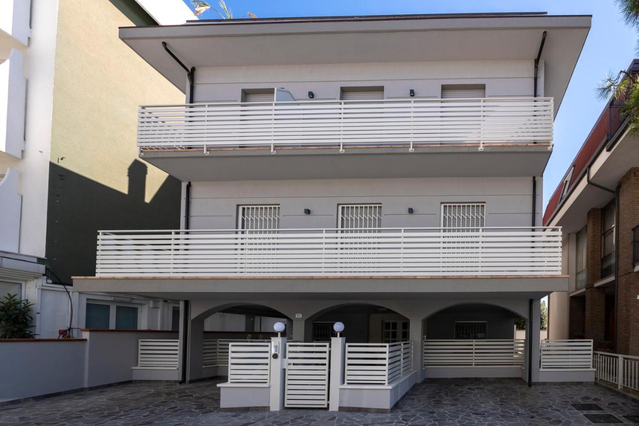 Casa Plauto Attico Senza Cucina Without Kichen Apartamento Bellaria-Igea Marina Exterior foto